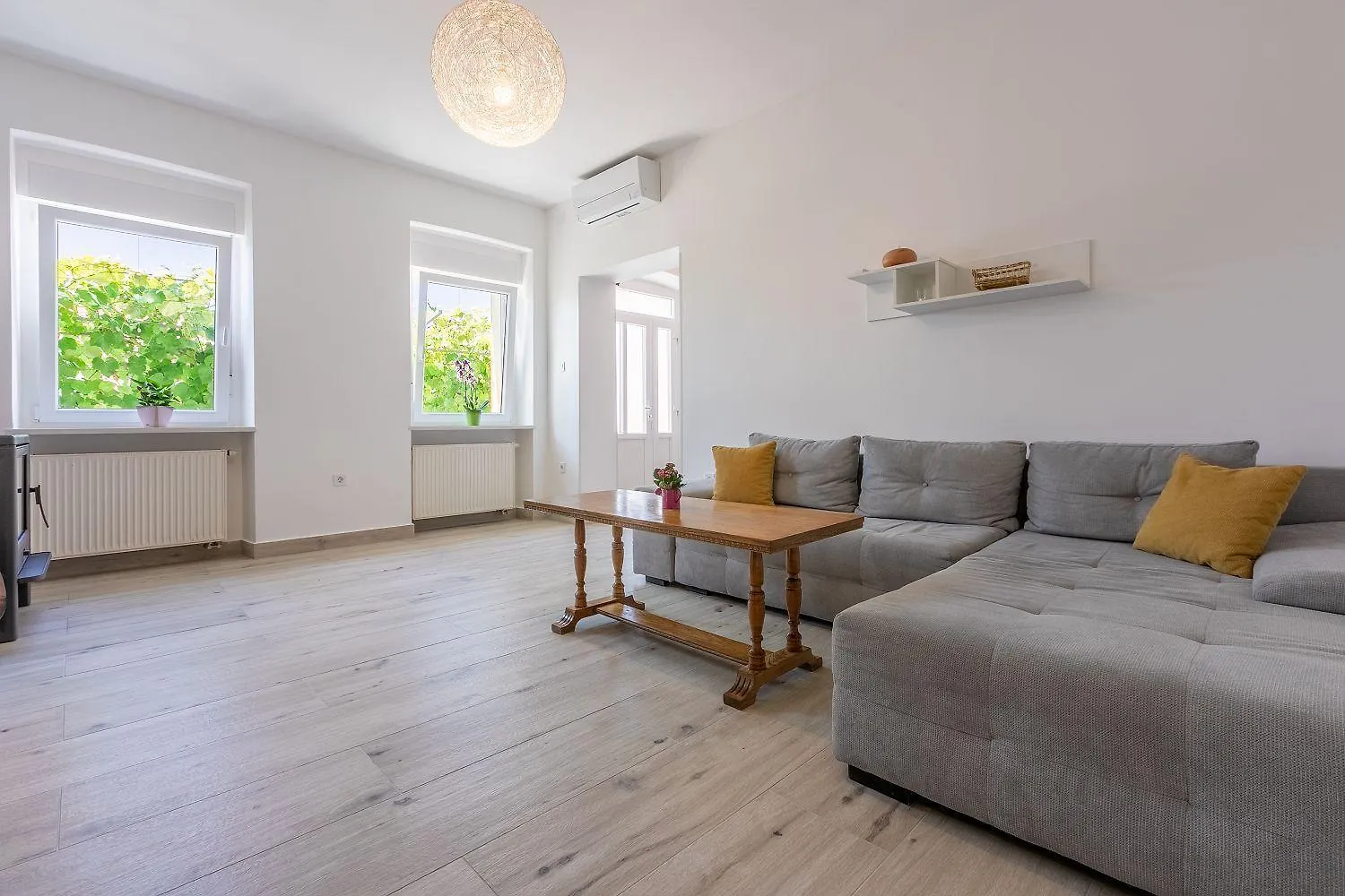 Hundefreundliches Ferienhaus Nur 270 Meter Zum Strand Mit Meerblick, Tischtennis, Grillbereich Crikvenica