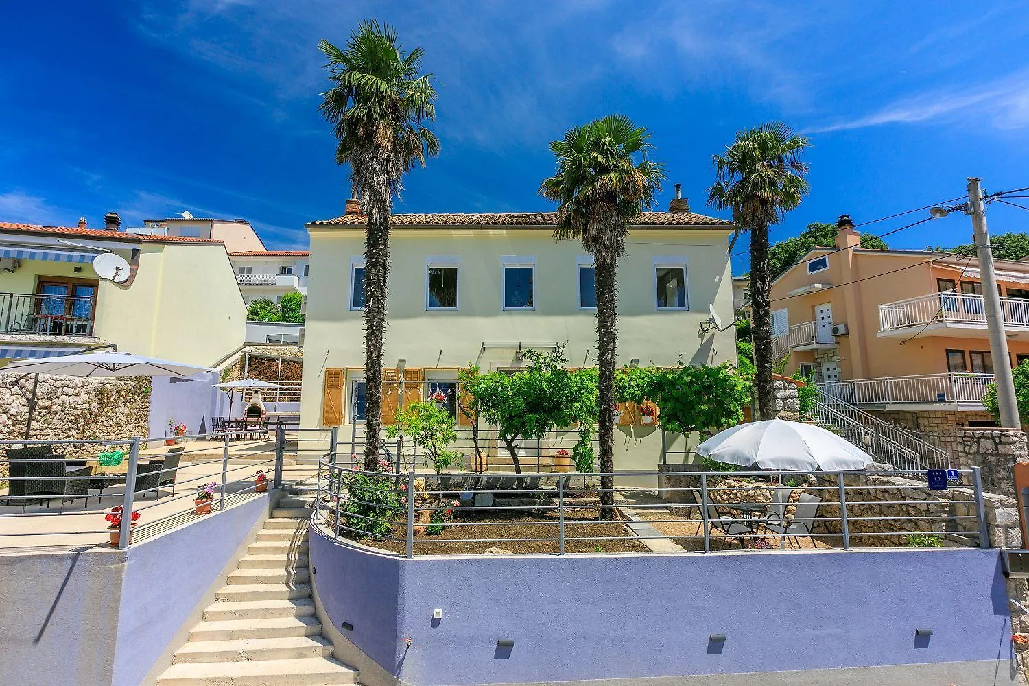 Holiday home Hundefreundliches Ferienhaus Nur 270 Meter Zum Strand Mit Meerblick, Tischtennis, Grillbereich Crikvenica