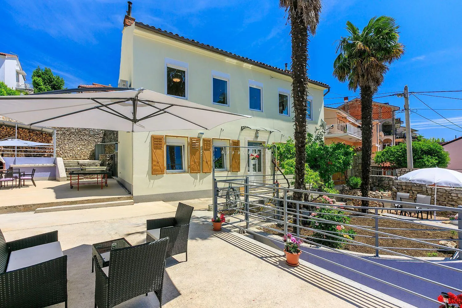 Holiday home Hundefreundliches Ferienhaus Nur 270 Meter Zum Strand Mit Meerblick, Tischtennis, Grillbereich Crikvenica