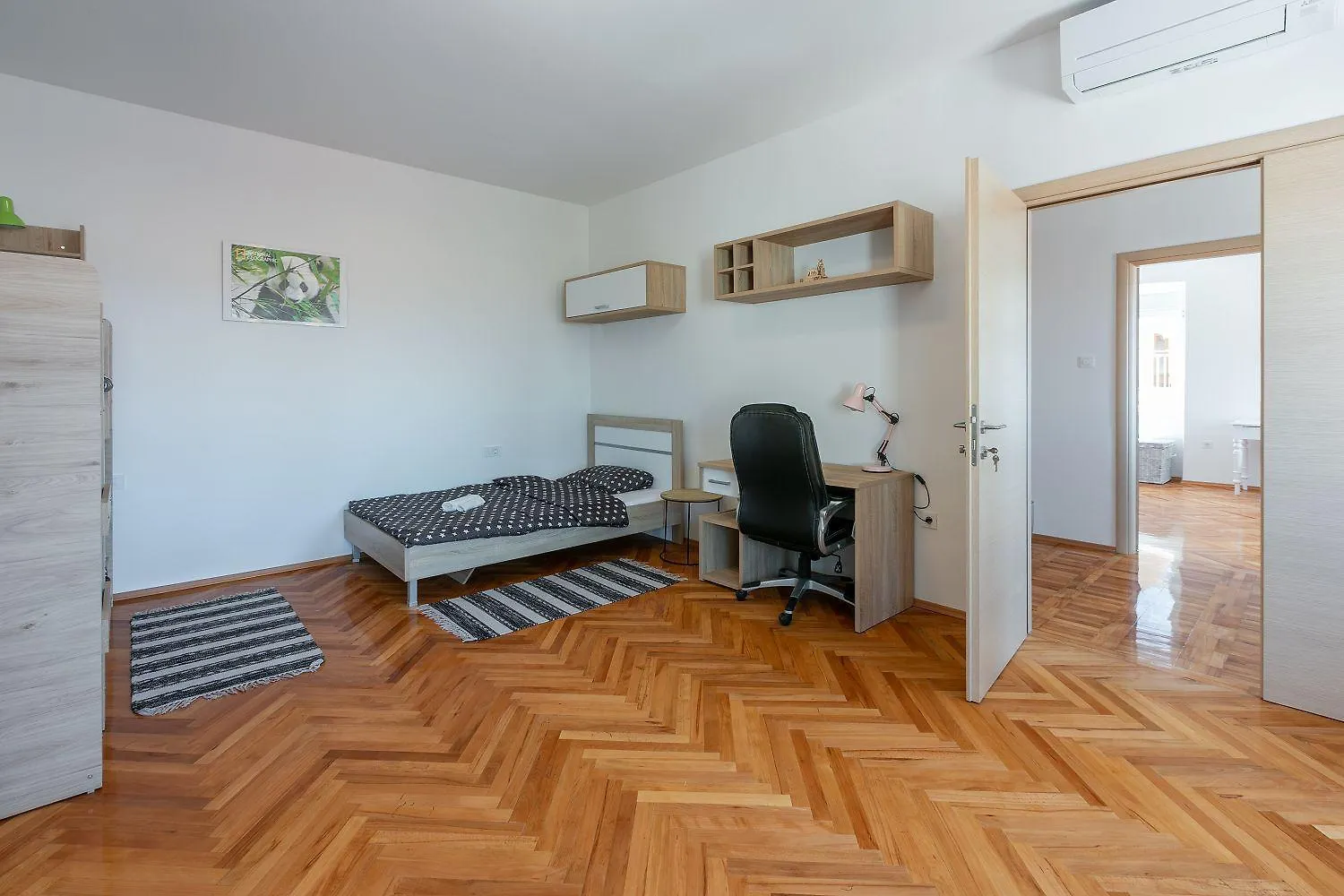 Hundefreundliches Ferienhaus Nur 270 Meter Zum Strand Mit Meerblick, Tischtennis, Grillbereich Crikvenica 0*,  Croatia