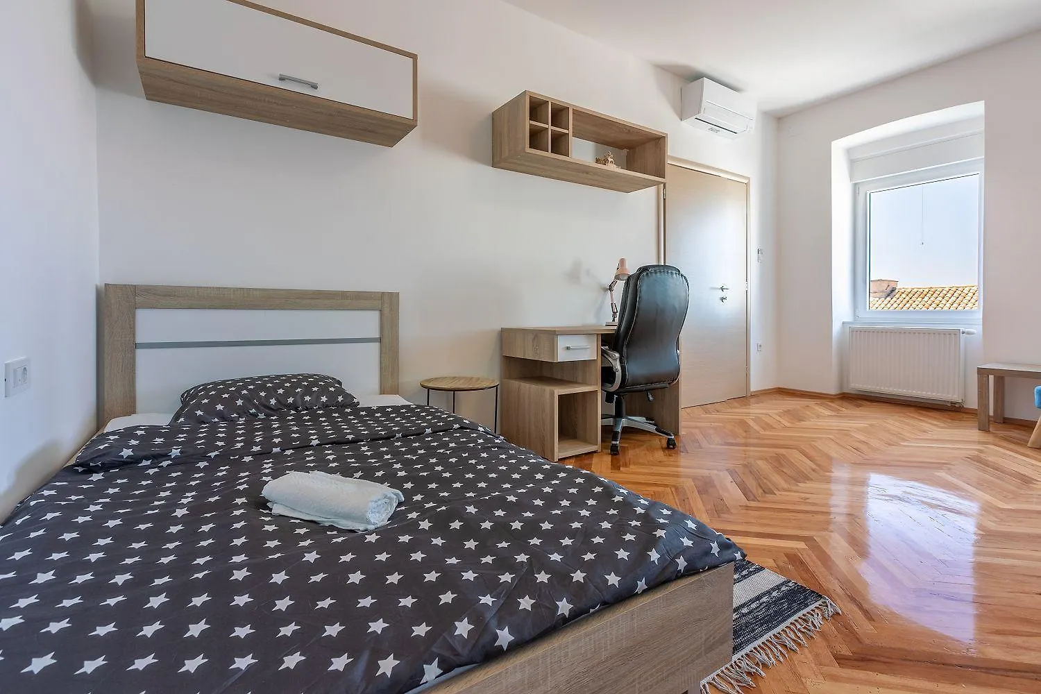 Hundefreundliches Ferienhaus Nur 270 Meter Zum Strand Mit Meerblick, Tischtennis, Grillbereich Crikvenica 0*,  Croatia