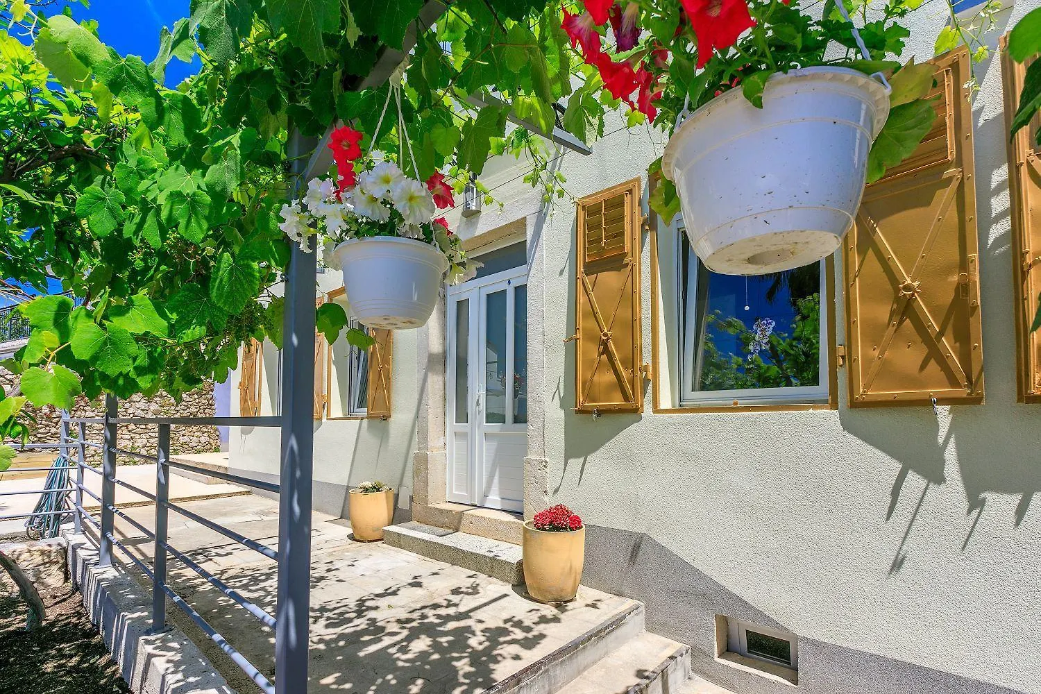 Hundefreundliches Ferienhaus Nur 270 Meter Zum Strand Mit Meerblick, Tischtennis, Grillbereich Crikvenica 0*,  Croatia